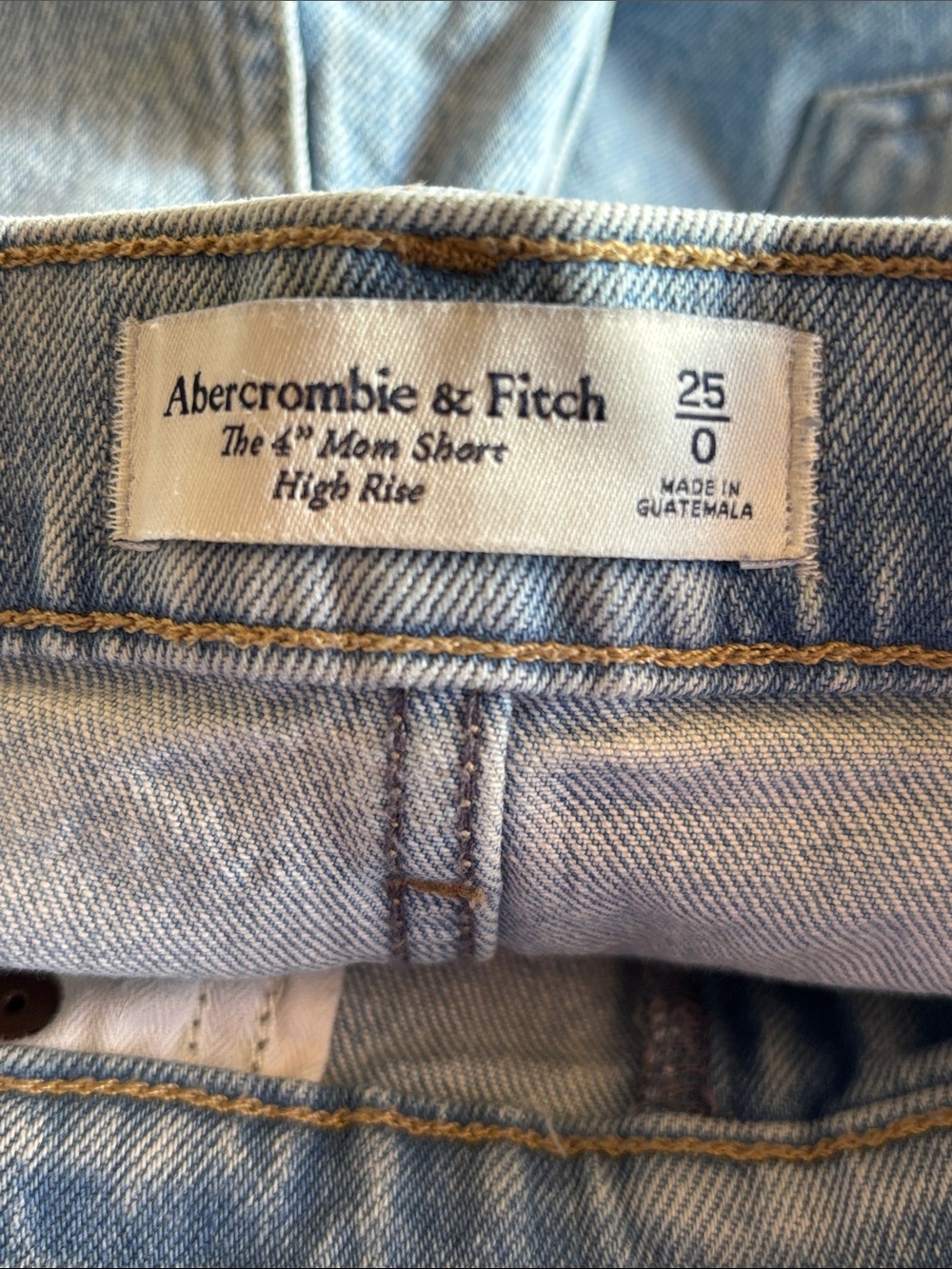 Abercrombie & Fitch 4" Mom Jean Short High Rise Light Wash Blue Y2K Size 0/25 - Picture 4 of 5